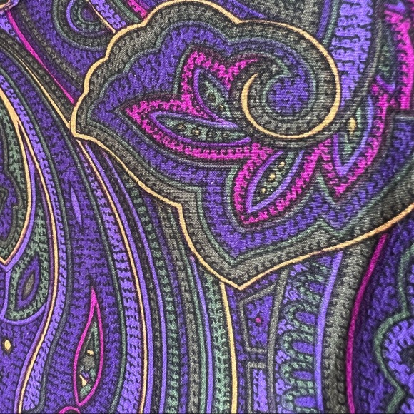 Linda Allard for Ellen Tracy 90’s Silk Paisley Button Front Shirt. - Picture 3 of 9